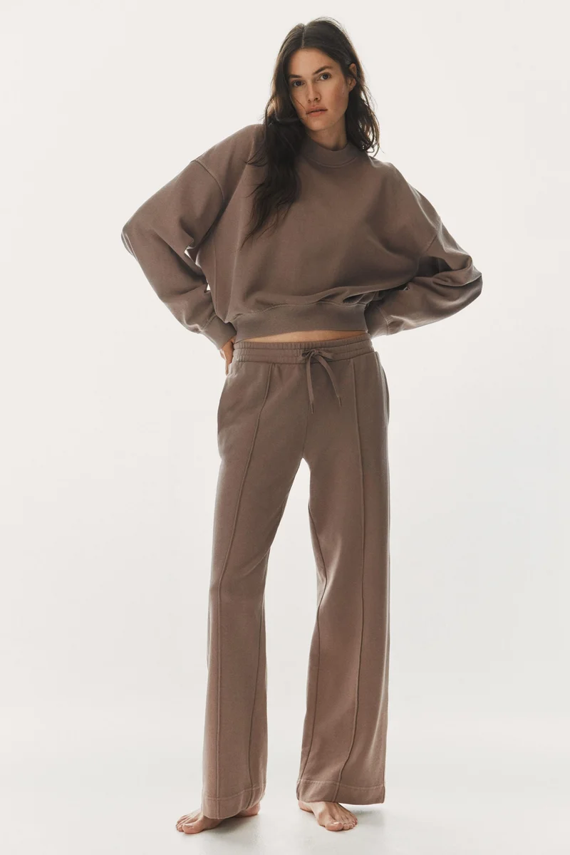 اتش اند ام سويت شيرت بتصميم مكحوت